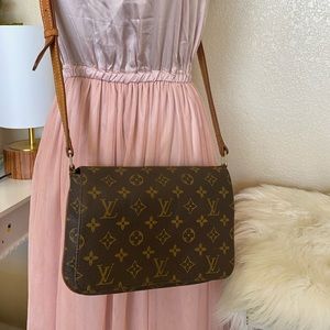 Pre-Love LV musette tango shoulder bag